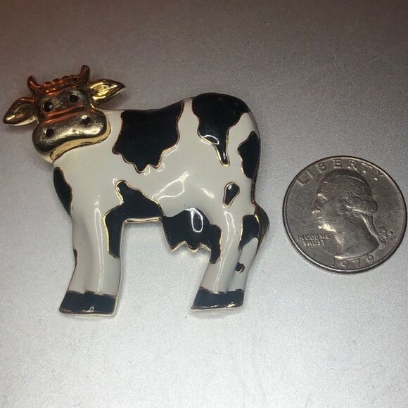 Large Vintage Cow Animal Gold Black White Enamel Pin Brooch FIGURAL - Picture 3 of 3